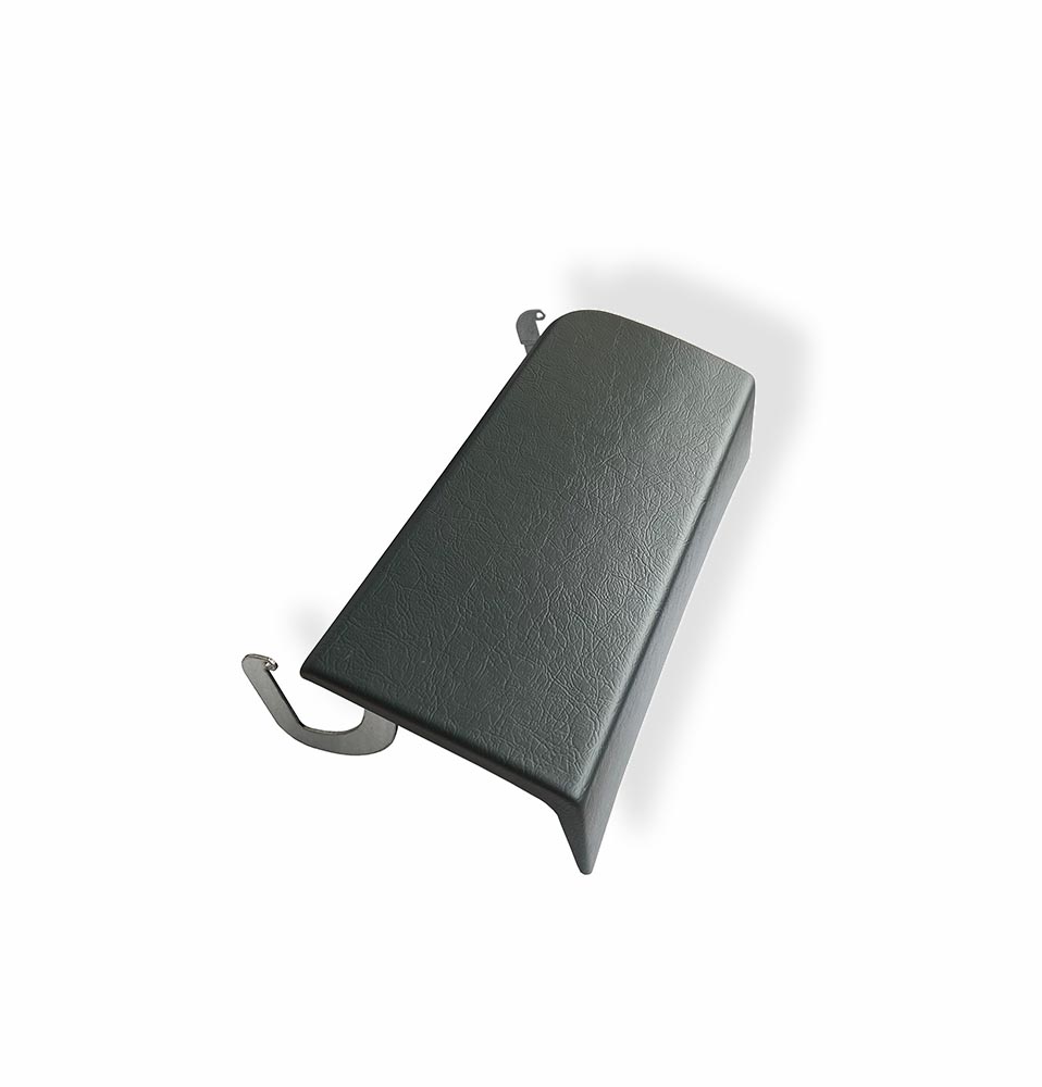 4013683_3 Multicar M26.1-7 Klappdeckel für Handschuhfach